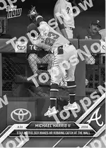 Star Outfielder Makes HR Robbing Catch at the Wall